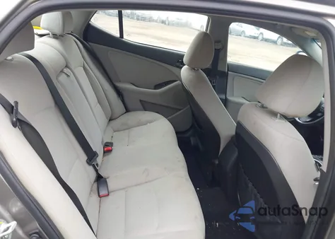 2015 Kia Optima Lx z USA, uszkodzony, nr VIN 5XXGM4A79FG477247